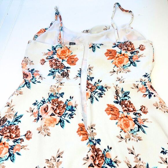 Women's Floral Spaghetti Strap White Mini Dress Size Large. - Picture 7 of 13